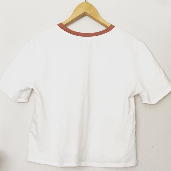 ✨2/$30✨ Off white vintage inspired crop top - Picture 2 of 3